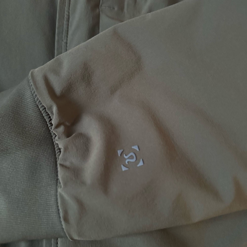 Lululemon Switch Over Bomber Jacket Dark Olive Mens Small - Picture 13 of 15